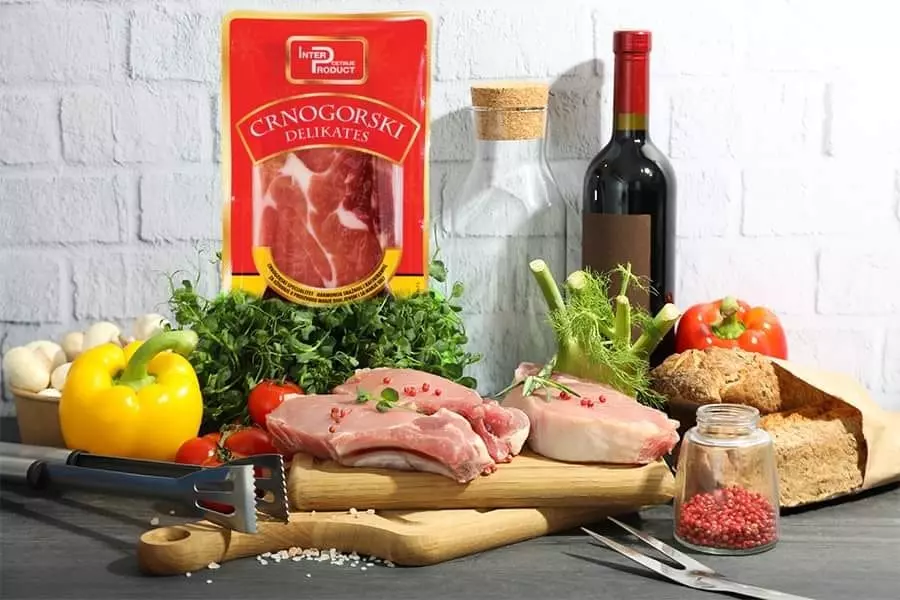 Crnogorski-pršut-vratnjeguška-kobasicaCrnaGora