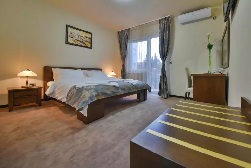 Hotel-sa-luksuznim-smeštajem-Kragujevac3