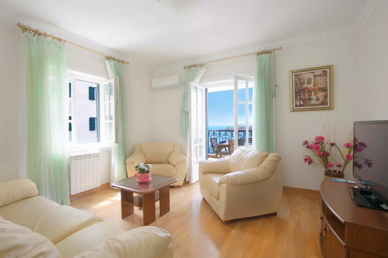 Izdavanje-apartmana-Sveti-Stefan-Crna-Gora8