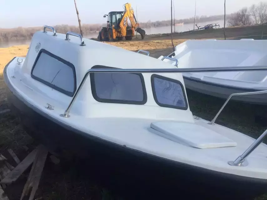 Prodaja-čamaca-i-nautičke-opreme-Srbija