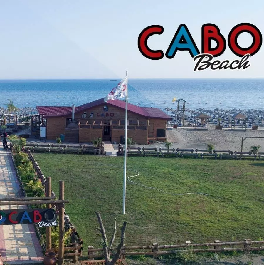 Restoran-internacionalne-kuhinje-i-plaža-Ulcinj1