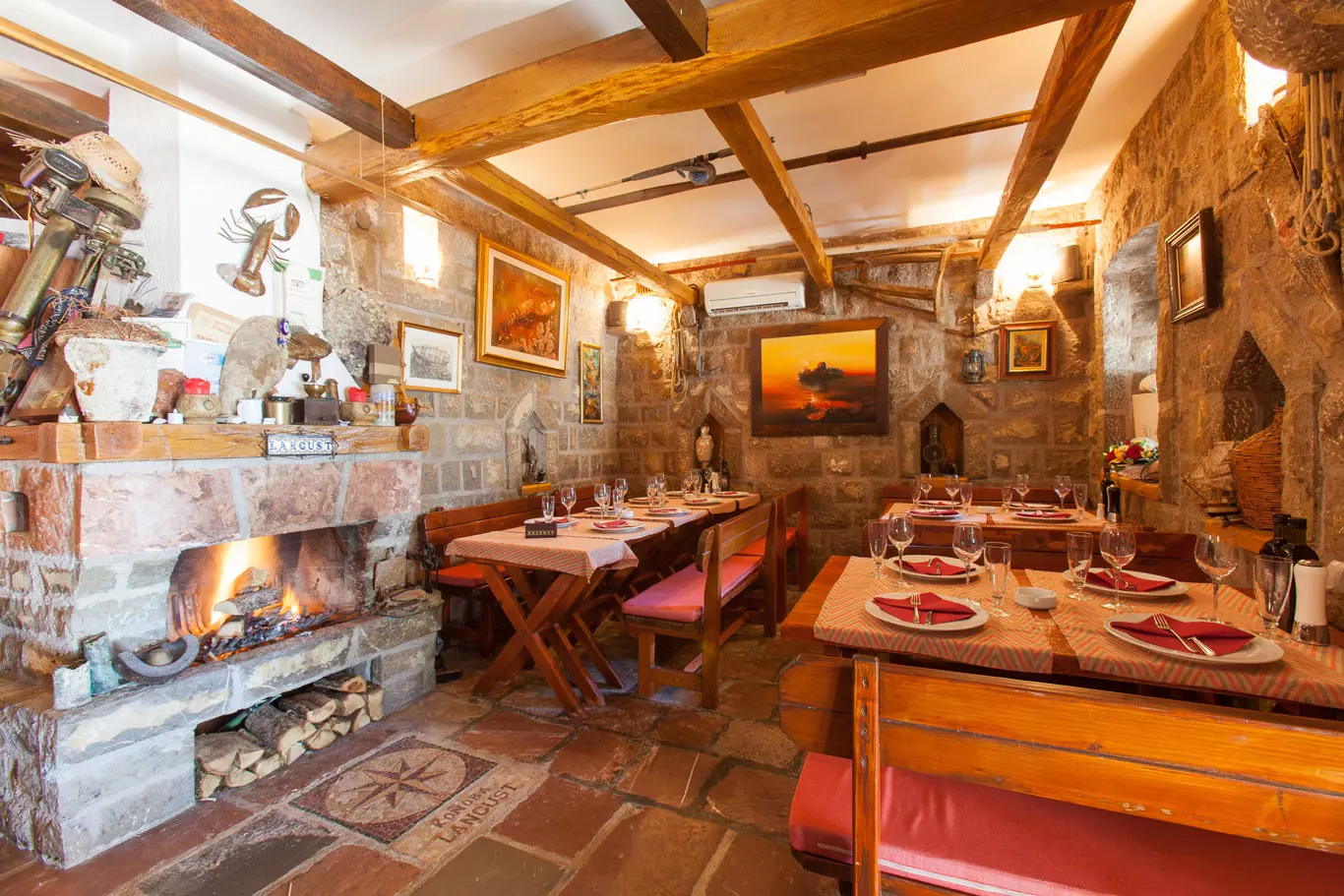 RibljirestoranKonobaLangustPržnoSvetiStefan2 RibljirestoranKonobaLangustPržnoSvetiStefan2