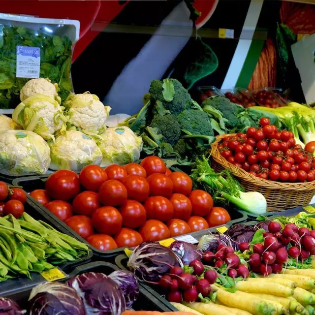 Veleprodaja i maloprodaja voća i povrća Herceg Hovi (3).jpg